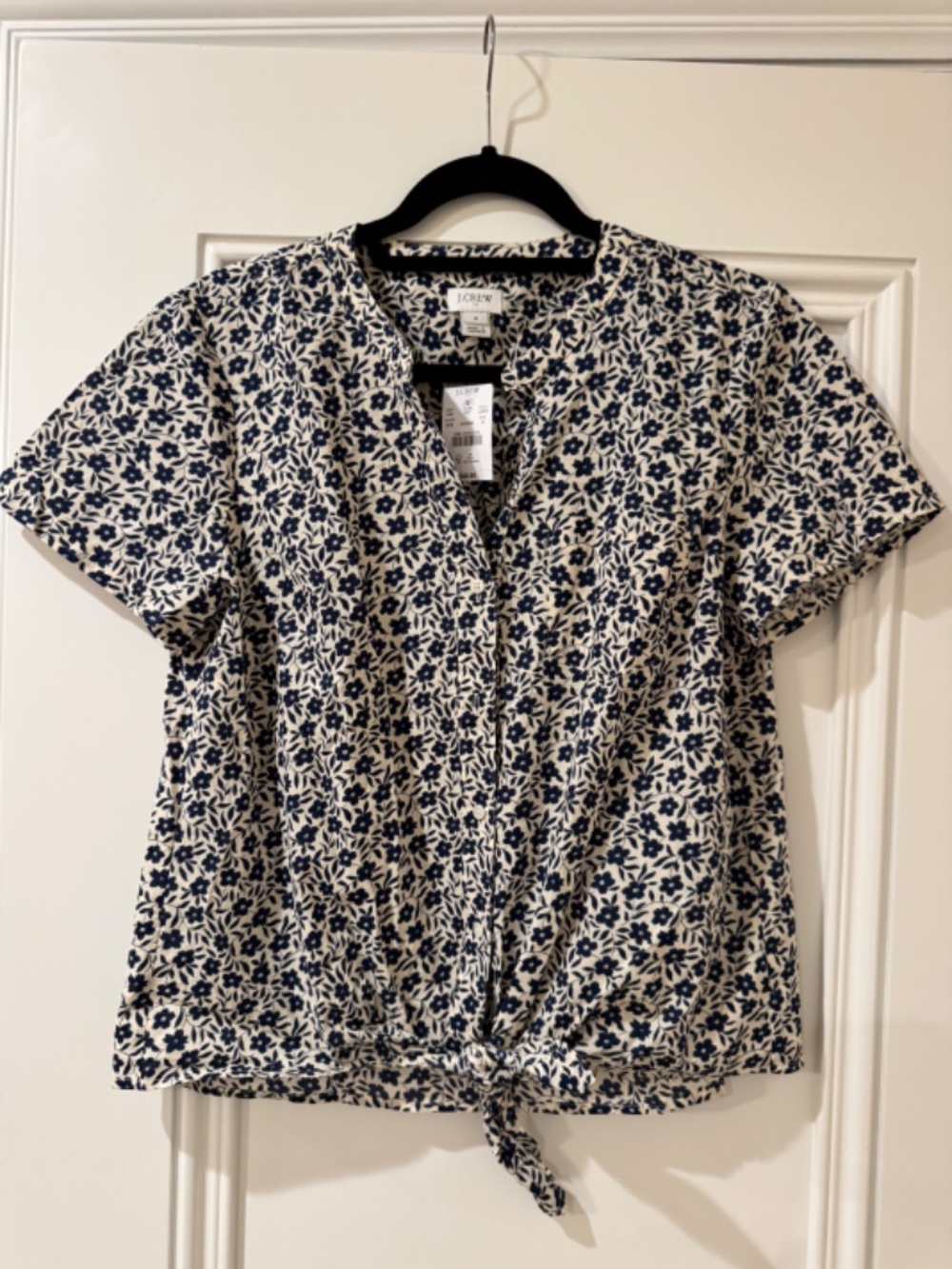 NEW WITH TAGS! J.CREW FACTORY NAVY FLORAL SHORT SLEEVE TIE-FRONT. $49.50, Med.